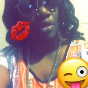 Meet your Posher, Kenisha